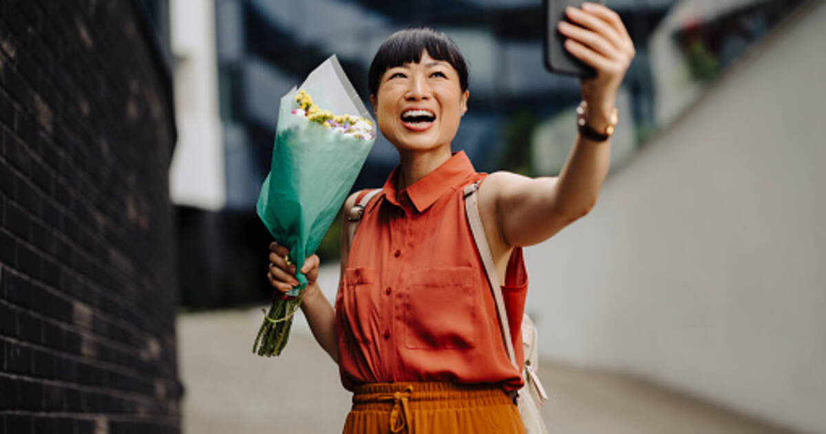 Petit-déj à l’hôtel, fleurs et skincare routine : vous aussi, «romantisez» votre vie comme la gen Z