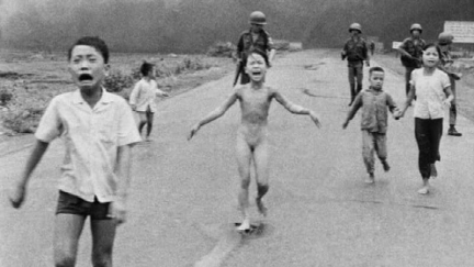 "Petite fille au napalm": comment une photo historique se retrouve au cœur d'une polémique