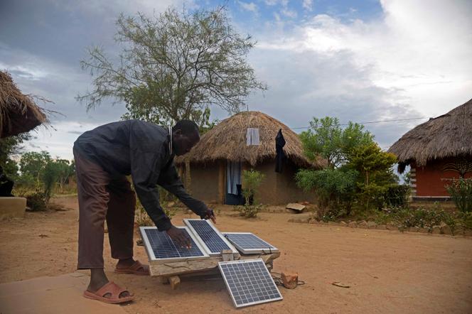 Plus efficient, moins cher, le solaire hors réseau vu comme crucial en Afrique