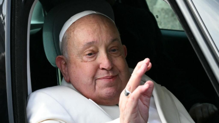 Pope Francis no longer requires mechanical ventilation after respiratory crisis