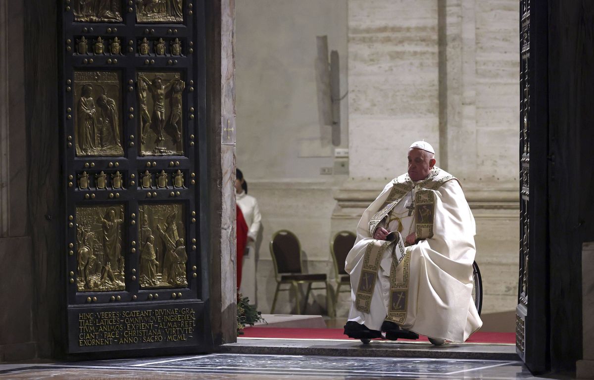 Pour Noël, le pape exhorte à "faire taire les armes" dans le monde