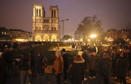 Première messe de Noël à Notre-Dame : « Un sentiment d’espoir et de joie » pour les fidèles