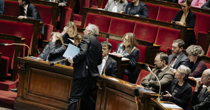 «Qu’on l’aime ou pas, notre intérêt est que ça tienne» : les macronistes se font à Bayrou et à sa méthode