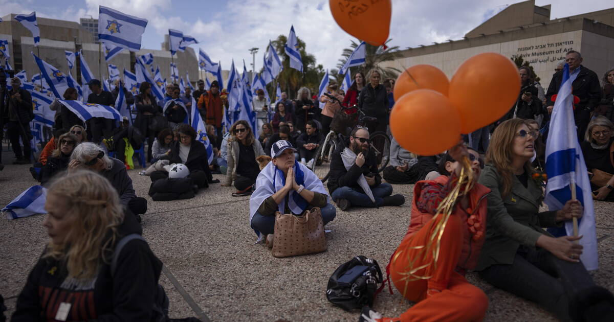 Restitution de corps d’otages à Israël, affaire Bétharram, Donald Trump et l’Ukraine… L’actu de ce vendredi 21 février