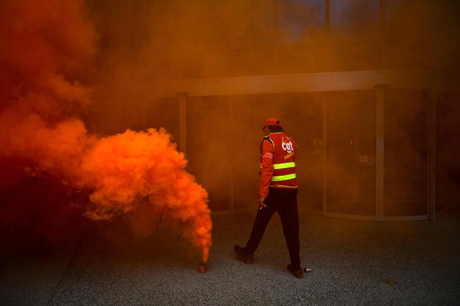 Retour de Trump, tensions géopolitiques, incertitudes politiques en France et en Allemagne… La Commission européenne s’alarme des risques pesant sur la croissance