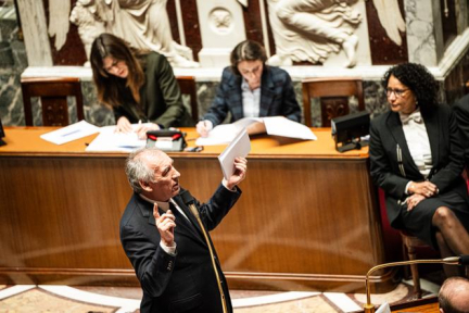 Retraites : Bayrou accusé par les syndicats de noircir le tableau