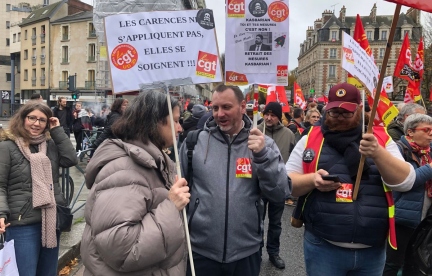 **Rewritten Headline:** Grève dans la fonction publique : « Le gouvernement, ou pas, n’arrêtera pas la grève »… Les fonctionnaires défient la censure

**In French:** Grève dans la fonction publique : « Gouvernement ou pas, il n’y aura pas de trêve »… Les fonctionnaires font fi de la censure