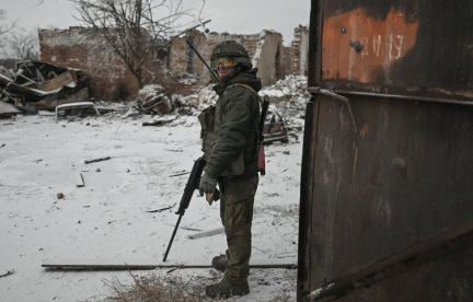 **Rewritten title:**

Bombardements russes massifs sur le réseau électrique ukrainien à Noël

**Translation back to French:**

Bombardements russes massifs sur le réseau électrique ukrainien le jour de Noël