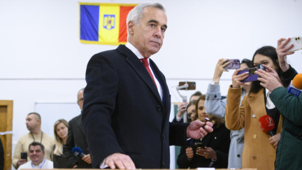 Romania to hold presidential run-off after top court validates first round