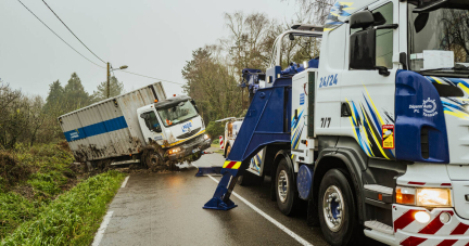 Sécurité routière : la mortalité stable en 2024 en métropole mais en nette hausse dans les outre-mer