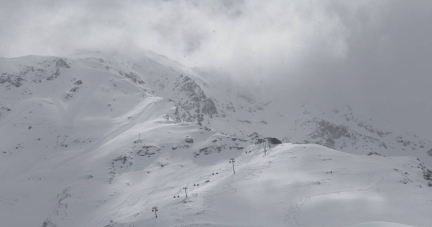 Ski : un adolescent de 13 ans meurt dans une avalanche aux Arcs