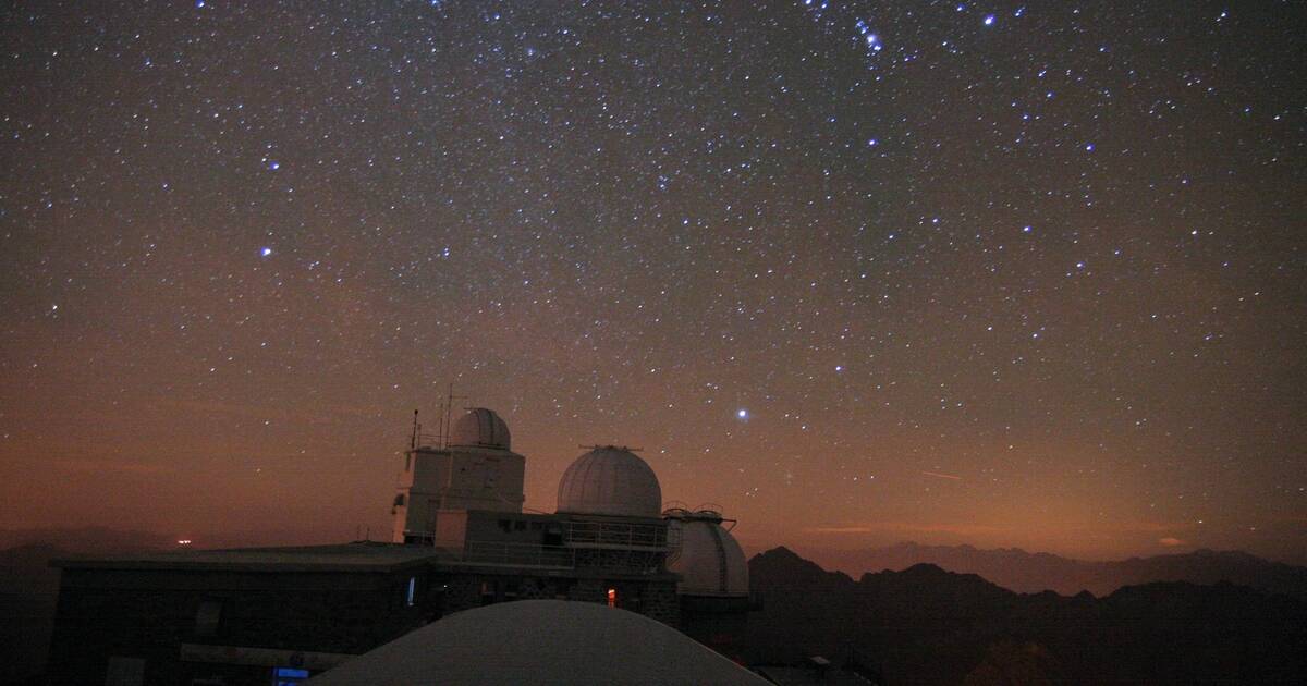 «Sous un ciel crépitant d’étoiles, je m’allonge et je sens le long de mon dos une poussée : je suis en train de tomber vers le ciel», par Nicolas Bourgeois