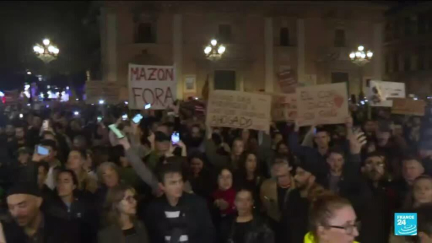 Spain: Ten of thousands protest in Valencia against the authorities' handling of floods