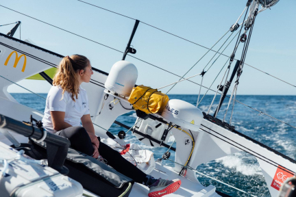 Sur le Vendée Globe, Violette Dorange remonte vaillamment l’Atlantique à bord de son monocoque « fatigué »