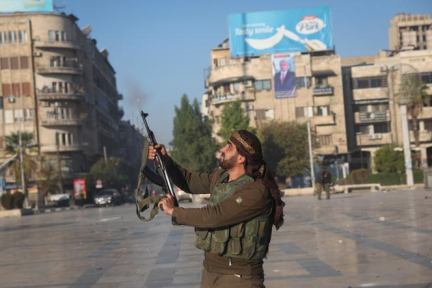 Syrie : les rebelles islamistes tiennent la majeure partie d’Alep et son aéroport, selon l’OSDH