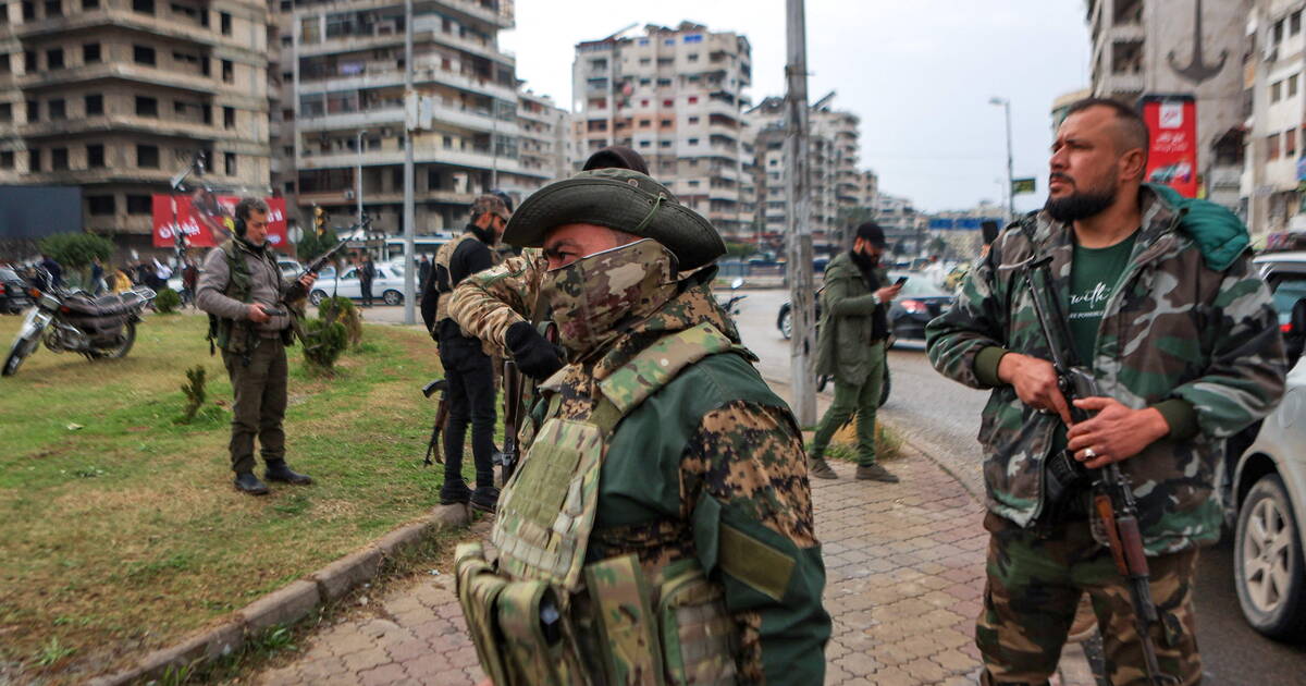 Syrie : un responsable du pouvoir déchu de Bachar al-Assad arrêté après des combats meurtriers, selon l’OSDH