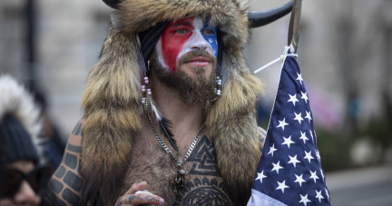 Tatouages de symboles vikings : une récupération par l’ultradroite à Thor et à travers