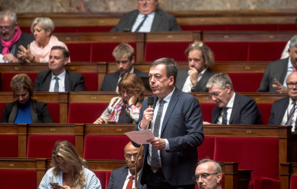 **Titre réécrit :** Les députés se confient sur leurs moments de tension à l'Assemblée nationale

**Titre en français :** Assemblée nationale : « J’ai craqué »… Les députés racontent leurs moments de tension