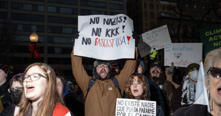 Toujours «le souffle couplé», des milliers d’opposants à Trump défilent à Washington