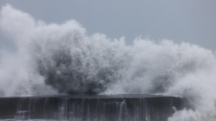 Typhoon Kong-rey makes landfall in Taiwan, killing at least 2