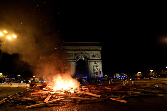 Un major de CRS sera jugé pour la main arrachée d’un « gilet jaune » en 2018