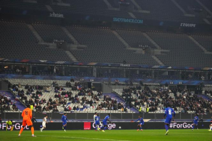 un match sous haute surveillance, dans le calme, mais des Bleus sans idées