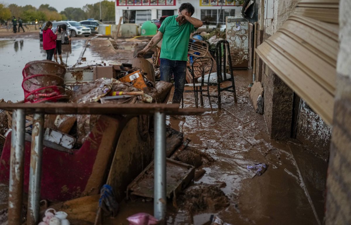 VERS Inondations en Espagne : Près d’une année de pluie est tombée « en huit heures »…