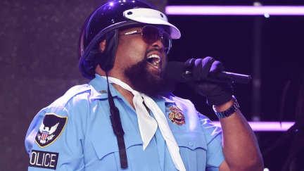 Village People: l'un des membres du groupe affirme que "Y.M.C.A." n'est pas "un hymne gay"