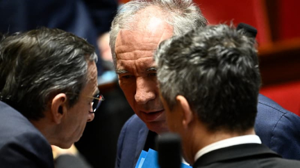 Voile dans le sport: Bayrou convoque quatre ministres après des "critiques internes inacceptables"