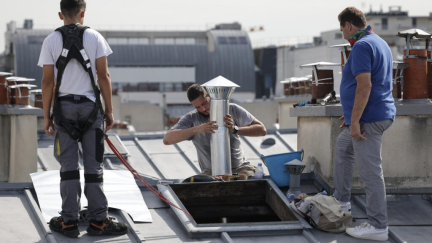 Zinc roofers of Paris win UNESCO cultural heritage status